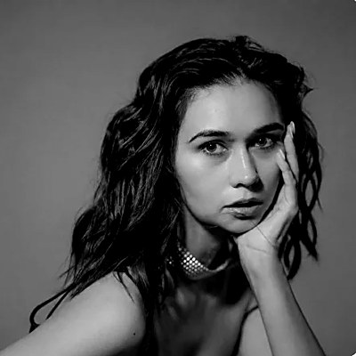 Элина Табакчи